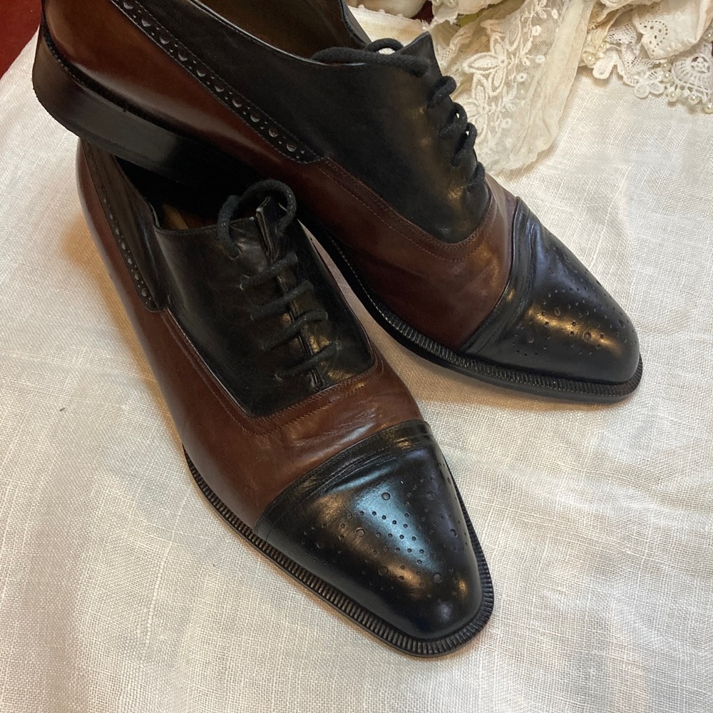 Via Spiga Two-Tone Black and Brown Oxfords brand new heels!